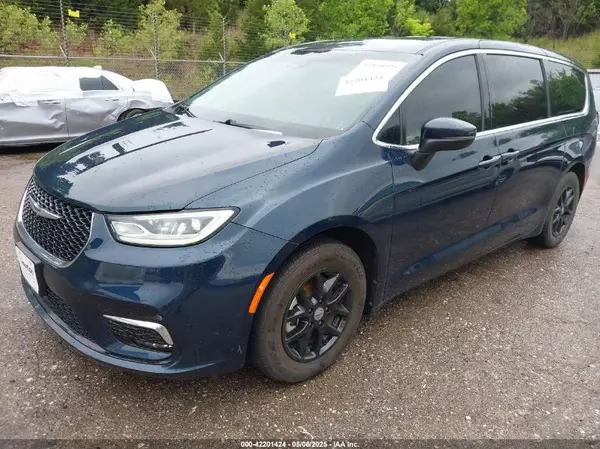 2C4RC1BGXPR536596 2023 CHRYSLER PACIFICA - Image 2