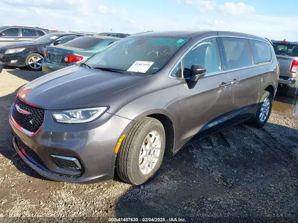 2C4RC1BGXPR546769 2023 CHRYSLER PACIFICA - Image 2