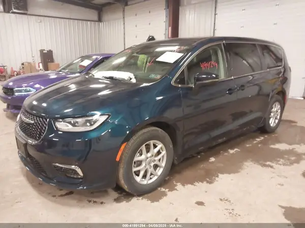 2C4RC1BGXPR571753 2023 CHRYSLER PACIFICA - Image 2
