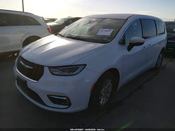 2C4RC1BGXPR597589 2023 CHRYSLER PACIFICA - Image 2