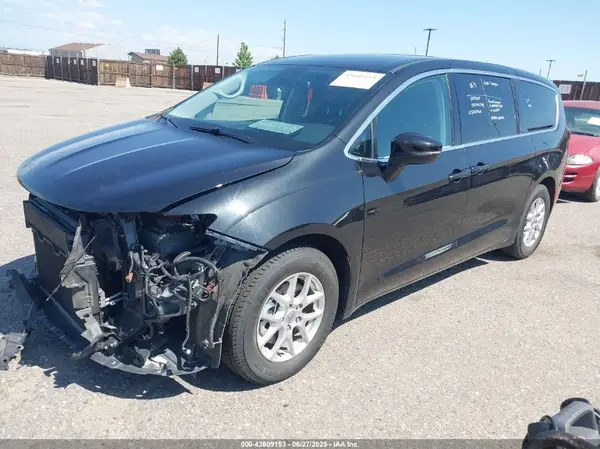 2C4RC1BGXPR613368 2023 CHRYSLER PACIFICA - Image 2