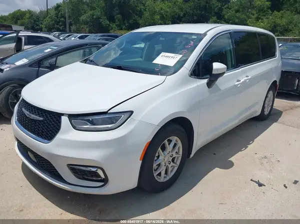 2C4RC1BGXPR620692 2023 CHRYSLER PACIFICA - Image 2