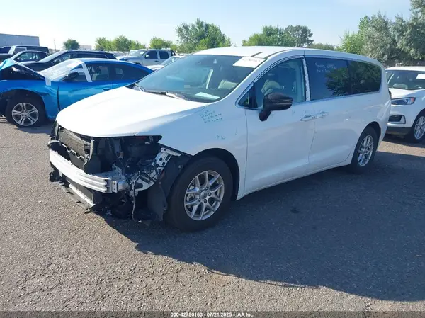 2C4RC1BGXRR152255 2024 CHRYSLER PACIFICA - Image 2