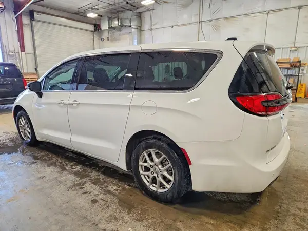 2C4RC1BGXRR168066 2024 CHRYSLER PACIFICA - Image 2
