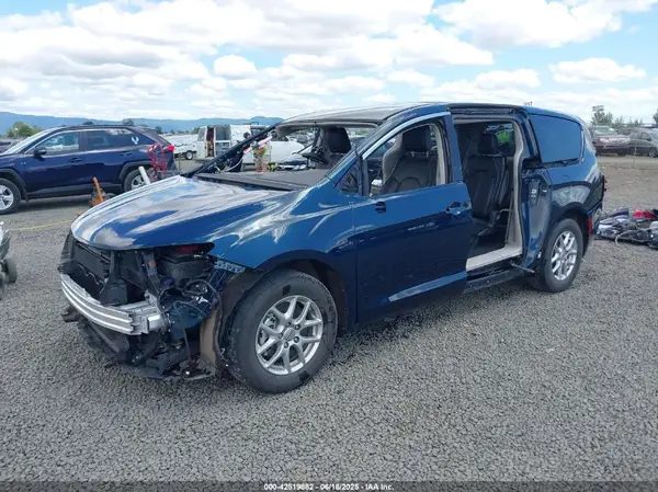 2C4RC1BGXRR186924 2024 CHRYSLER PACIFICA - Image 2