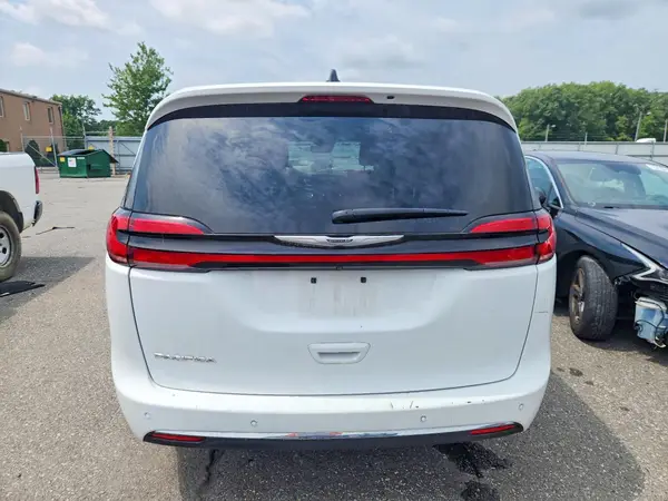 2025 CHRYSLER PACIFICA auction photo 6