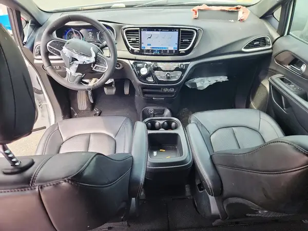 2025 CHRYSLER PACIFICA auction photo 8