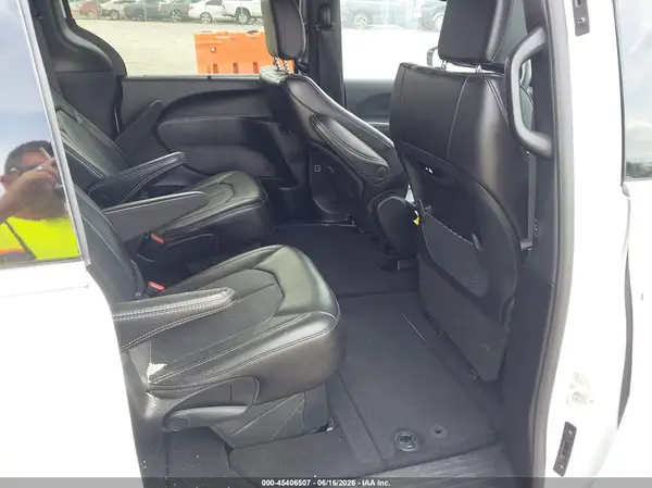 2C4RC1BGXSR532489 2025 CHRYSLER PACIFICA - Image 8