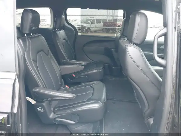 2C4RC1BGXSR532668 2025 CHRYSLER PACIFICA - Image 8