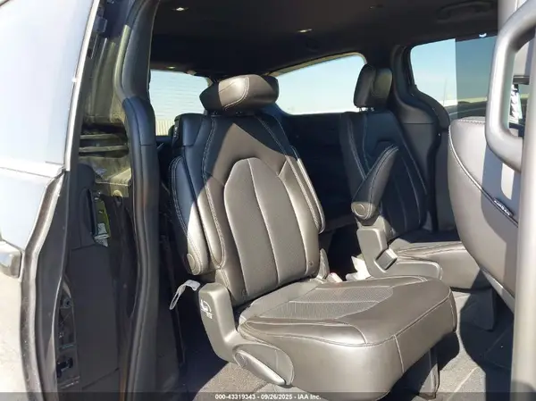 2C4RC1BGXSR532671 2025 CHRYSLER PACIFICA - Image 8