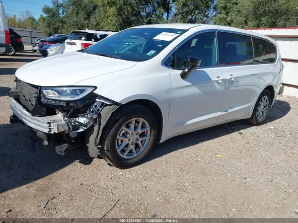 2C4RC1BGXSR539166 2025 CHRYSLER PACIFICA - Image 2