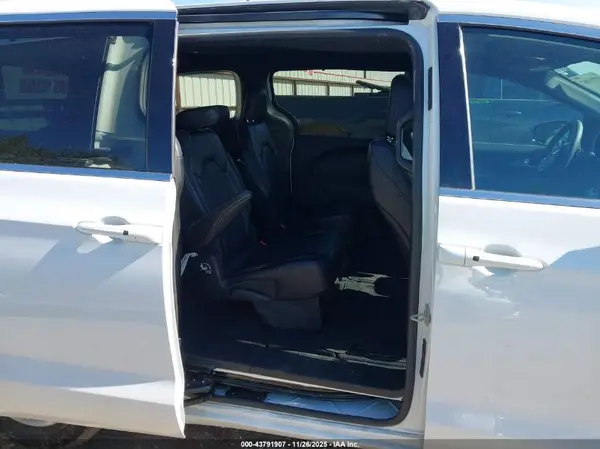 2C4RC1BGXSR539166 2025 CHRYSLER PACIFICA - Image 8