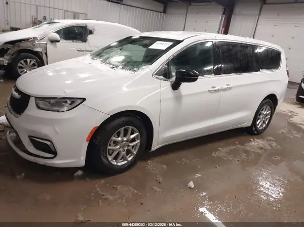 2C4RC1BGXSR541127 2025 CHRYSLER PACIFICA - Image 2