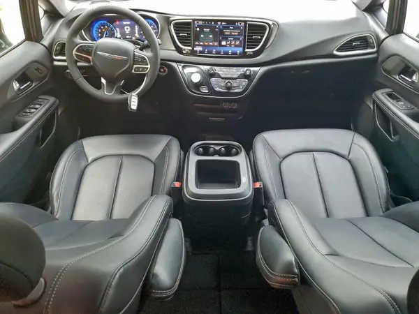 2C4RC1BGXSR555335 2025 CHRYSLER PACIFICA - Image 8