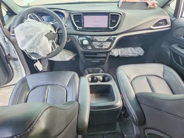 2C4RC1BGXSR568473 2025 CHRYSLER PACIFICA - Image 8