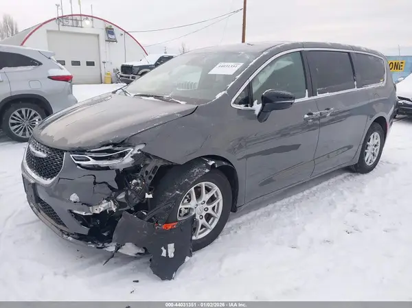 2C4RC1BGXSR571566 2025 CHRYSLER PACIFICA - Image 2