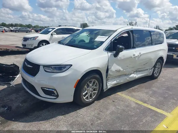 2C4RC1BGXTR182332 2026 CHRYSLER PACIFICA - Image 2