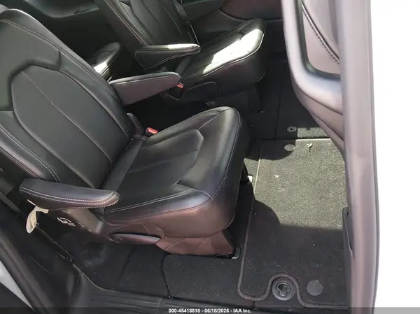 2C4RC1BGXTR186106 2026 CHRYSLER PACIFICA - Image 8