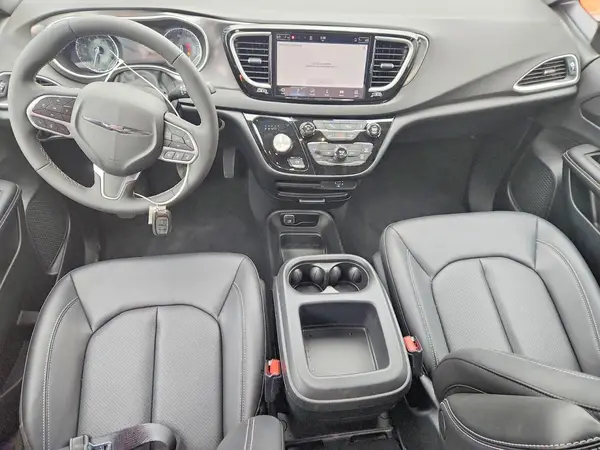 2C4RC1BGXTR201235 2026 CHRYSLER PACIFICA - Image 8