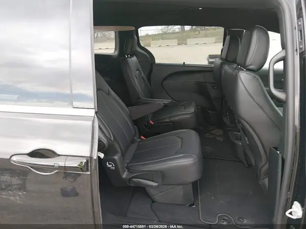 2C4RC1BGXTR231027 2026 CHRYSLER PACIFICA - Image 8