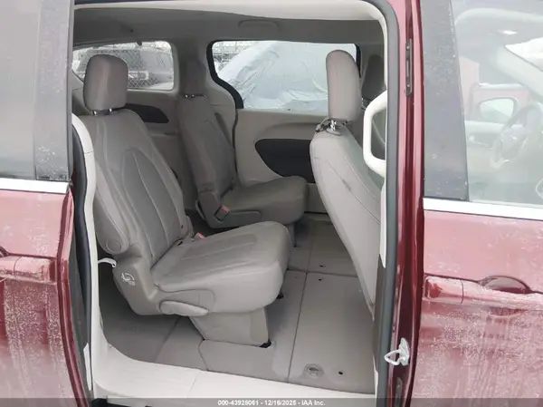 2C4RC1CG0HR677810 2017 CHRYSLER PACIFICA - Image 8