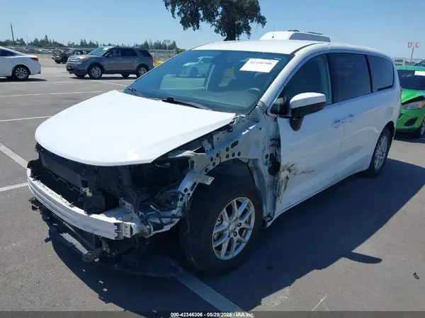2C4RC1CG0HR747841 2017 CHRYSLER PACIFICA - Image 2