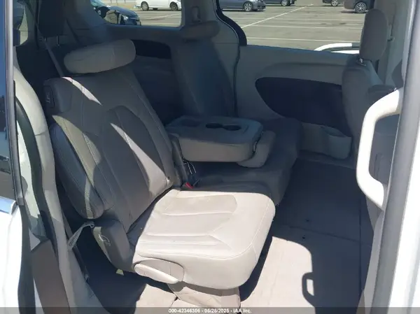 2C4RC1CG0HR747841 2017 CHRYSLER PACIFICA - Image 8