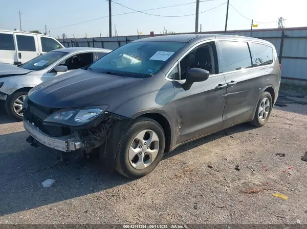 2C4RC1CG1HR507522 2017 CHRYSLER PACIFICA - Image 2