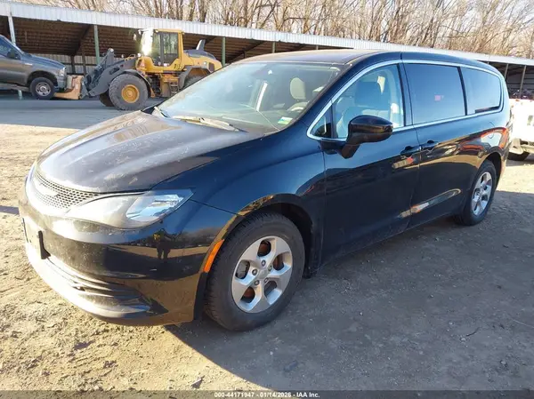 2C4RC1CG1HR579756 2017 CHRYSLER PACIFICA - Image 2