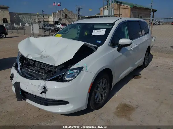 2C4RC1CG1HR725671 2017 CHRYSLER PACIFICA - Image 2