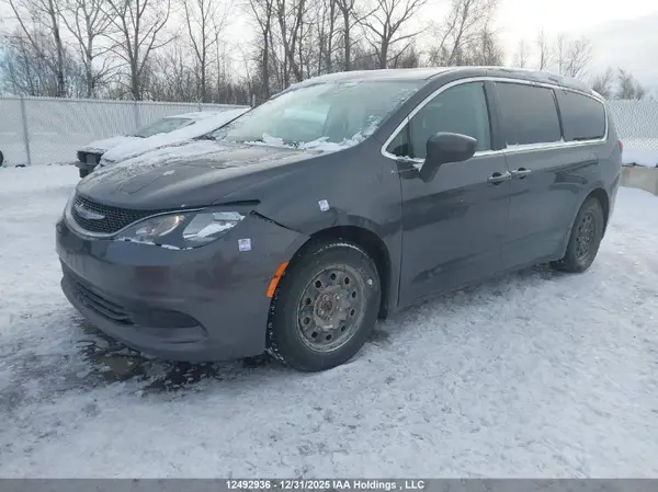 2C4RC1CG1HR739232 2017 CHRYSLER PACIFICA - Image 2