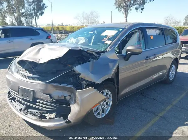 2C4RC1CG1JR292570 2018 CHRYSLER PACIFICA - Image 2