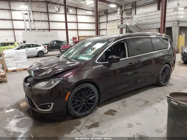 2C4RC1CG2JR274207 2018 CHRYSLER PACIFICA - Image 2