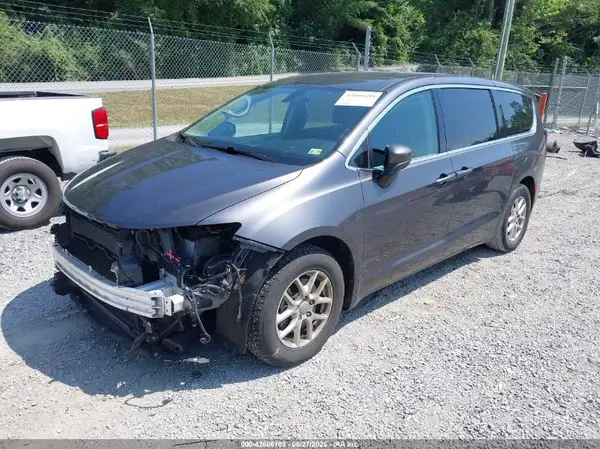 2C4RC1CG2JR317136 2018 CHRYSLER PACIFICA - Image 2