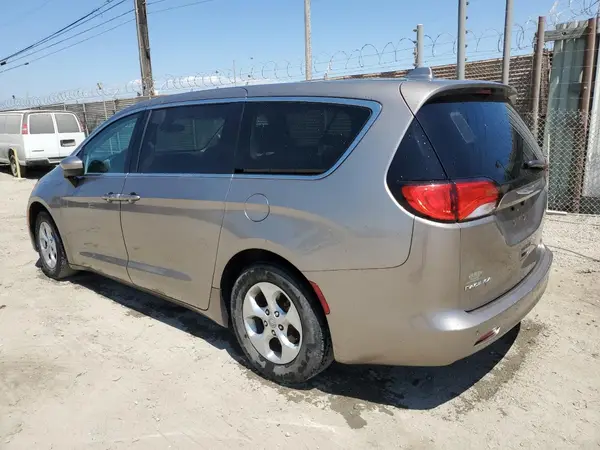 2C4RC1CG3HR536665 2017 CHRYSLER PACIFICA - Image 2
