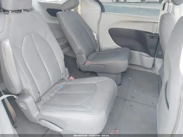 2C4RC1CG3HR608562 2017 CHRYSLER PACIFICA - Image 8