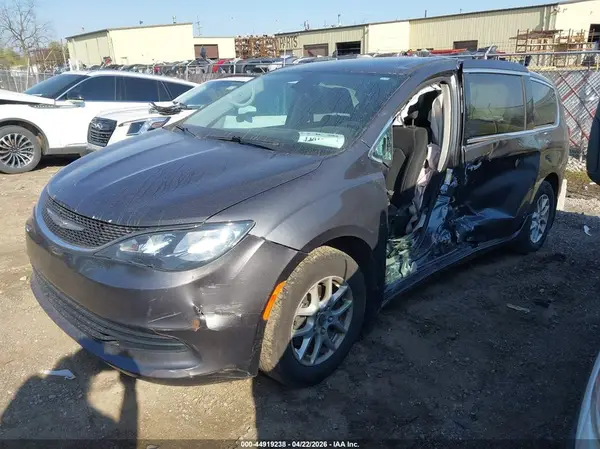 2C4RC1CG3HR608660 2017 CHRYSLER PACIFICA - Image 2