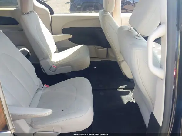 2C4RC1CG4HR522046 2017 CHRYSLER PACIFICA - Image 8
