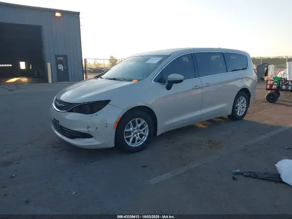 2C4RC1CG4HR739192 2017 CHRYSLER PACIFICA - Image 2