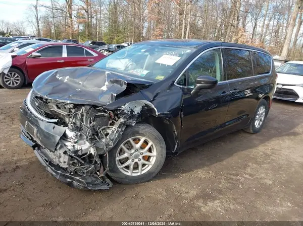 2C4RC1CG5HR503019 2017 CHRYSLER PACIFICA - Image 2
