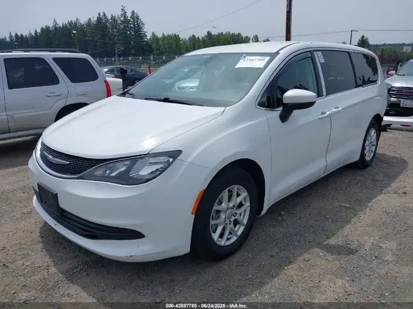 2C4RC1CG5HR505627 2017 CHRYSLER PACIFICA - Image 2