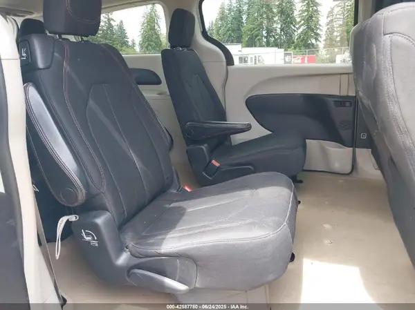 2C4RC1CG5HR505627 2017 CHRYSLER PACIFICA - Image 8