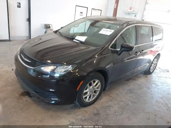 2C4RC1CG5HR525425 2017 CHRYSLER PACIFICA - Image 2
