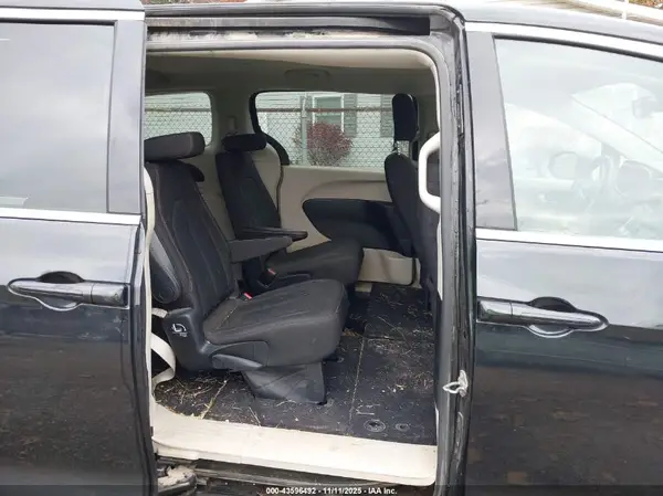 2C4RC1CG5HR608773 2017 CHRYSLER PACIFICA - Image 8