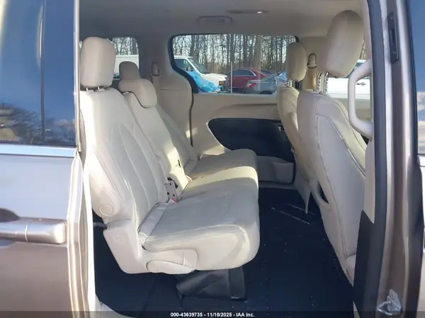 2C4RC1CG5HR638372 2017 CHRYSLER PACIFICA - Image 8