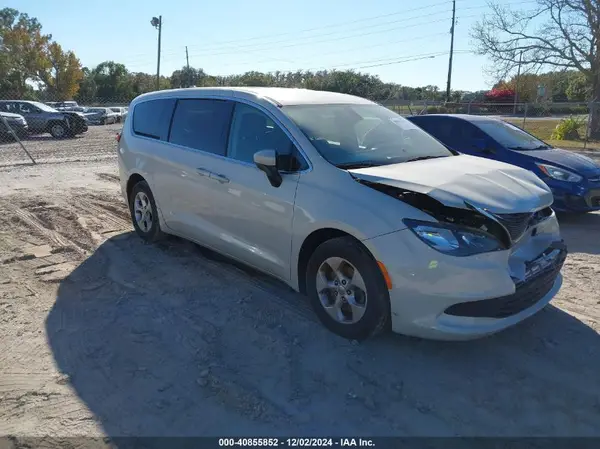 2C4RC1CG6HR608569 2017 CHRYSLER PACIFICA - Image 1