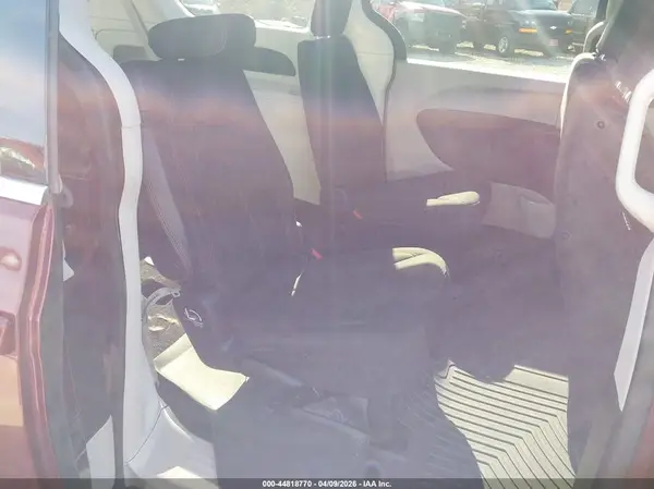 2C4RC1CG6HR611195 2017 CHRYSLER PACIFICA - Image 8
