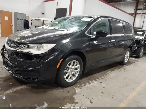 2C4RC1CG6HR645136 2017 CHRYSLER PACIFICA - Image 2