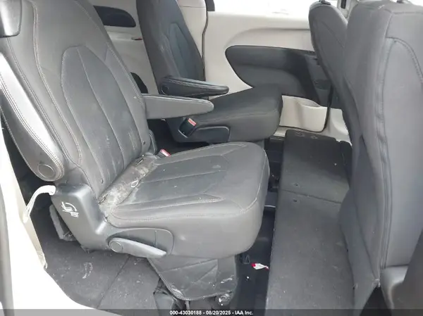 2C4RC1CG6HR739209 2017 CHRYSLER PACIFICA - Image 8