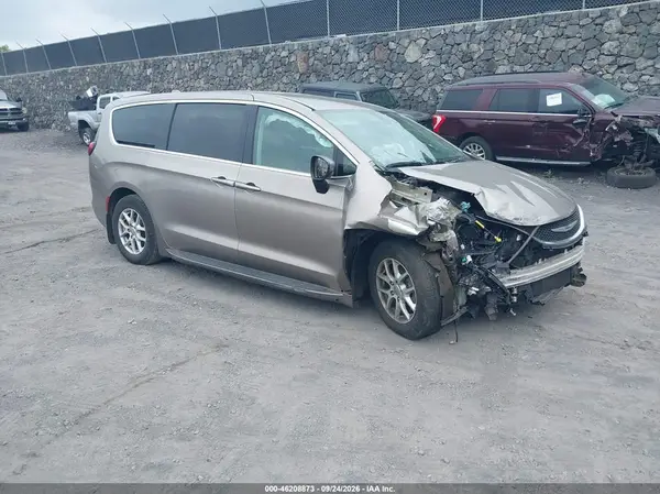 2C4RC1CG6JR115772 2018 CHRYSLER PACIFICA - Image 1
